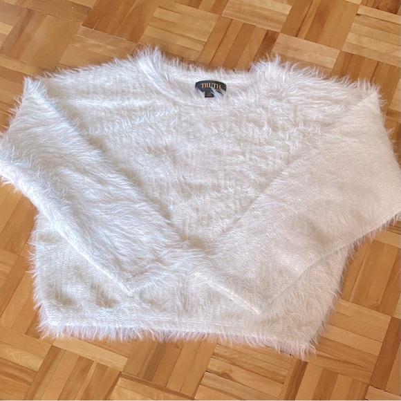 Like NEW! White Plush Sweater - Picture 1 of 5